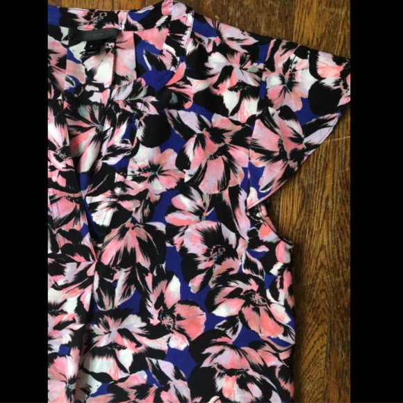 J Crew Silk Flutter Sleeve Top in Hibiscus Print - Picture 4 of 9